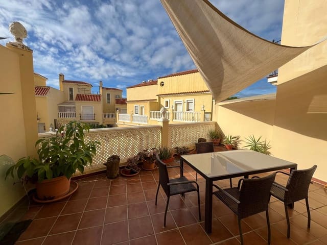 Casa de 3 habitaciones en Seghers, Estepona en venta con piscina garaje - 500.000 € (Ref: 9357790)