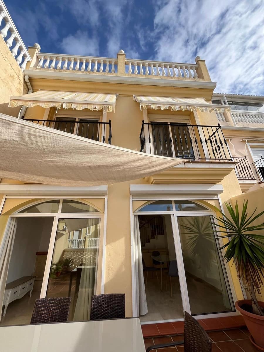 3 quarto Casa em Banda para venda em Estepona com piscina garagem - 500 000 € (Ref: 9357790)