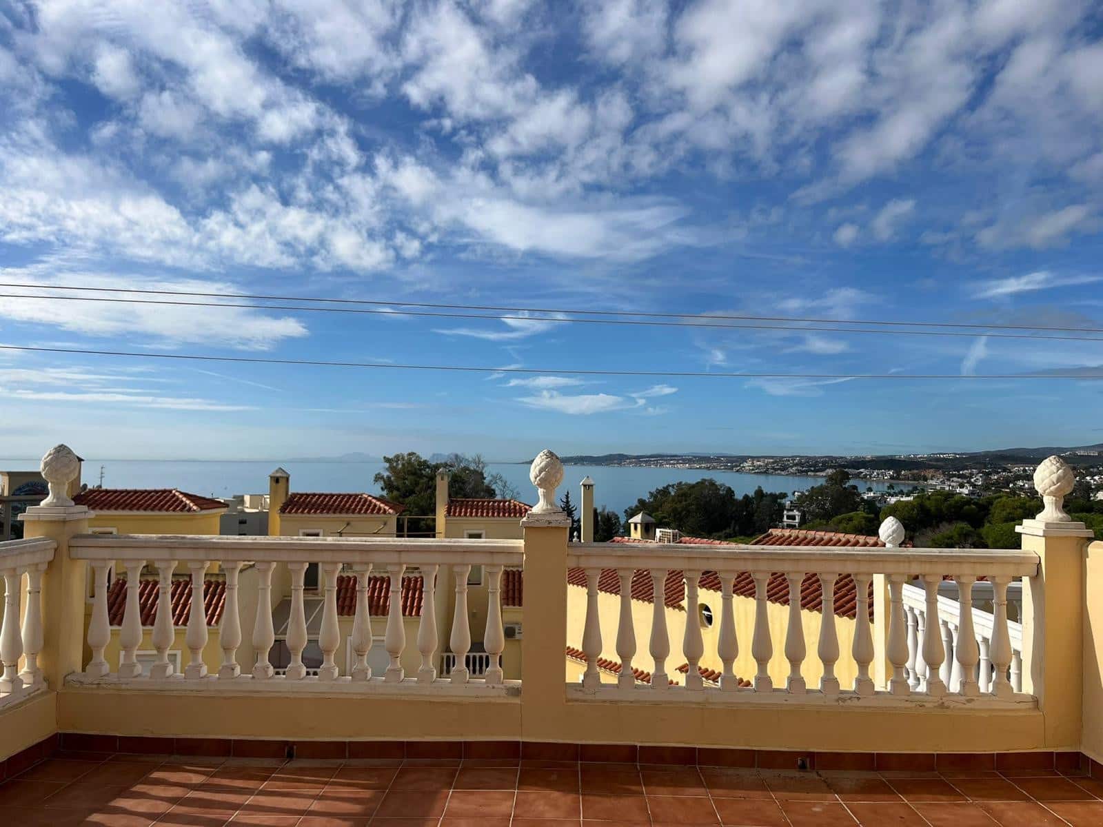 3 quarto Casa em Banda para venda em Estepona com piscina garagem - 500 000 € (Ref: 9357790)