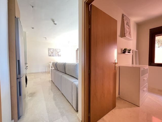 Apartamento de 1 habitación en Estepona en venta con piscina garaje - 318.000 € (Ref: 9360956)