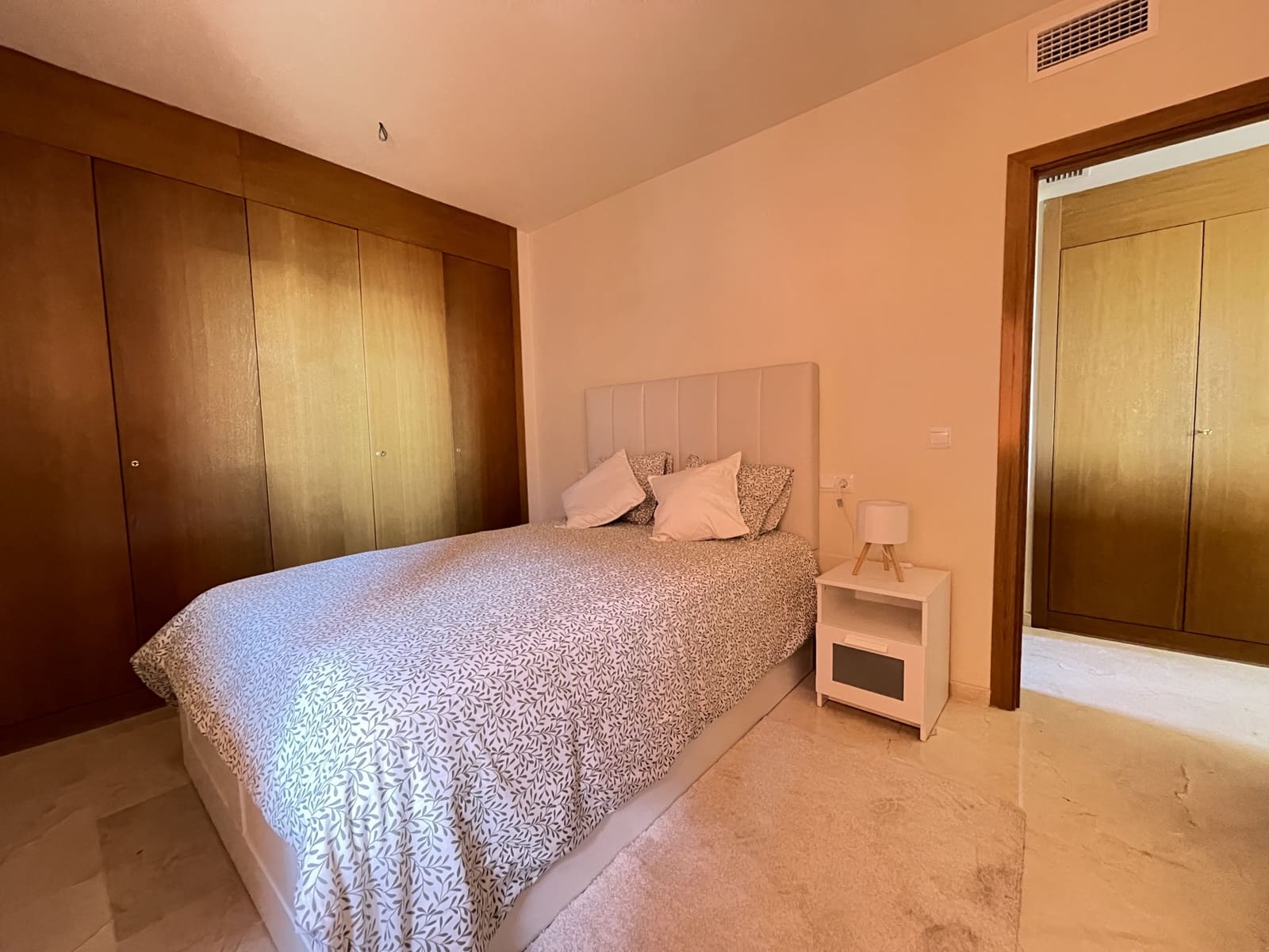 1 bedroom Apartment for sale in Estepona with pool garage - € 318,000 (Ref: 9360956)