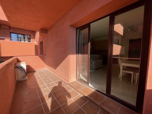 1 soverom Leilighet til salgs i Estepona med svømmebasseng garasje - € 315 000 (Ref: 9360956)