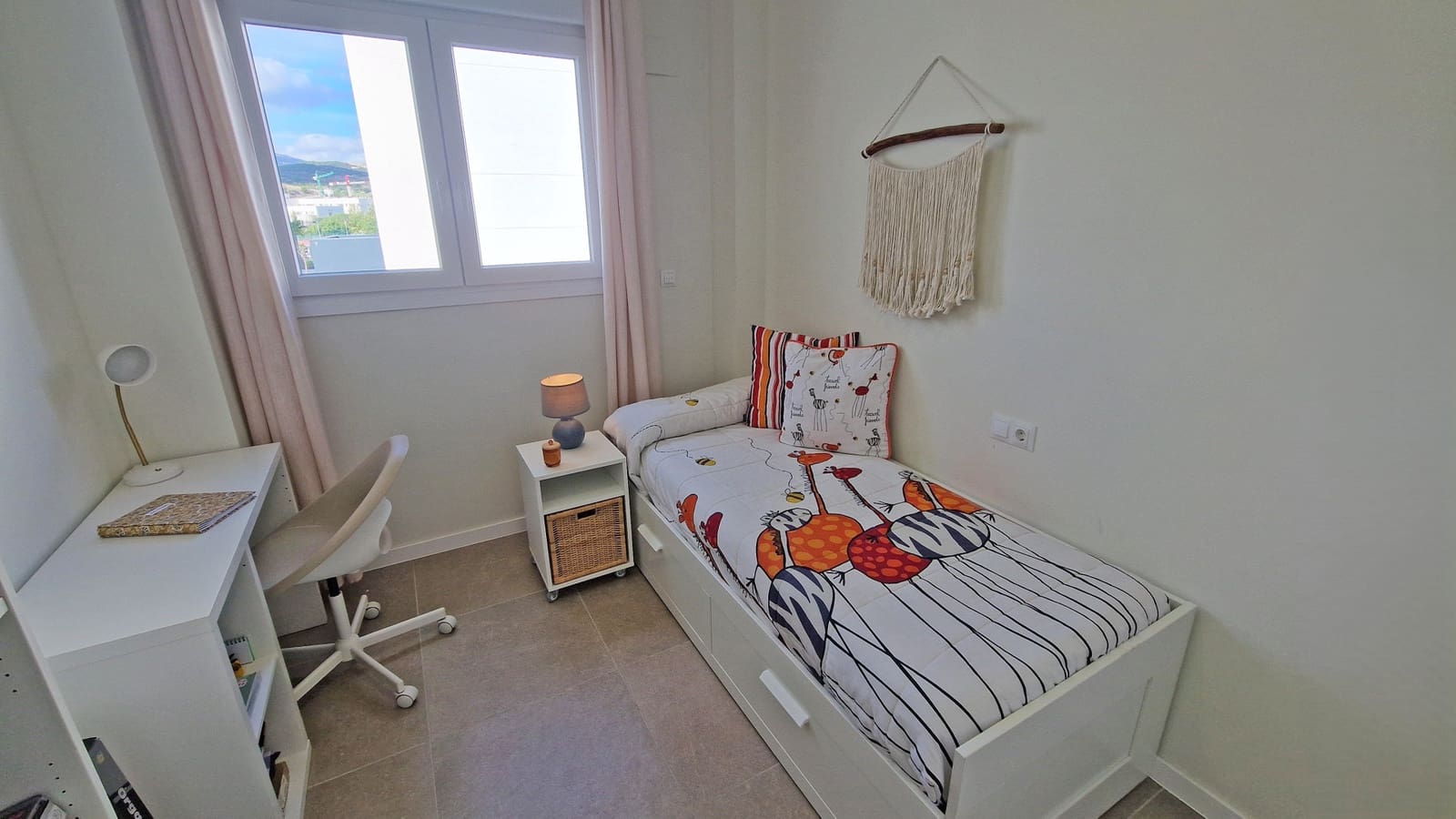 3 bedroom Apartment for sale in Estepona with pool garage - € 479,000 (Ref: 9371229)