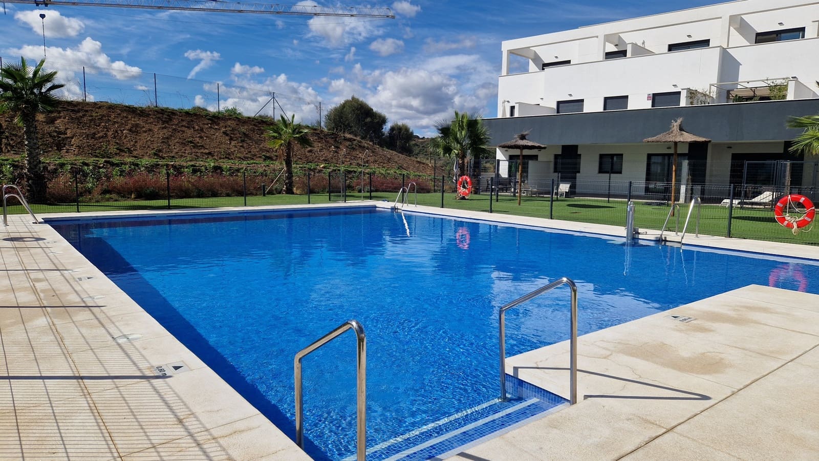 3 bedroom Apartment for sale in Estepona with pool garage - € 479,000 (Ref: 9371229)