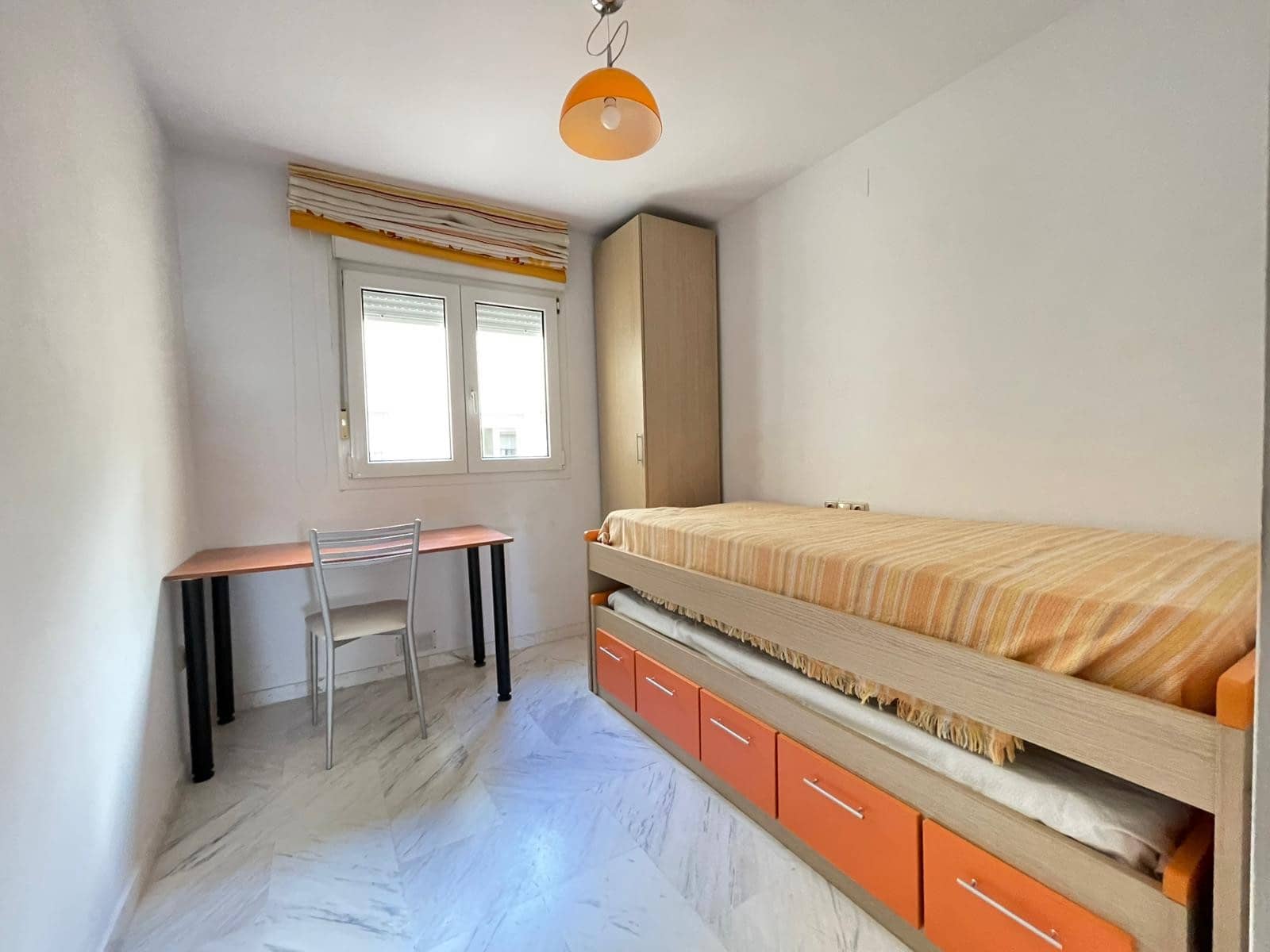 2 bedroom Apartment for sale in Estepona with pool garage - € 325,000 (Ref: 9374149)