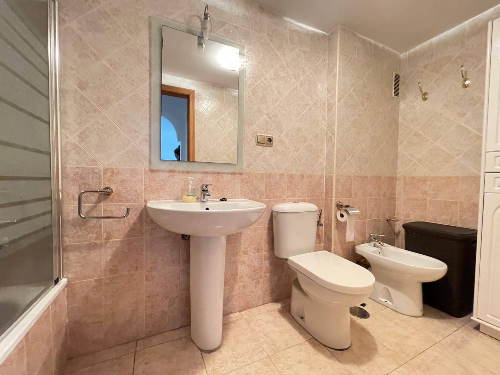 2 bedroom Apartment for sale in Estepona with pool garage - € 325,000 (Ref: 9374149)