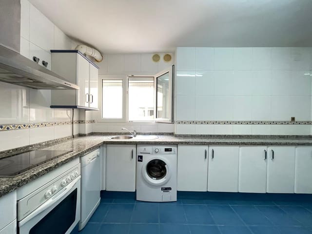 2 bedroom Apartment for sale in Huerta Nueva, Estepona with pool garage - € 310,000 (Ref: 9374149)