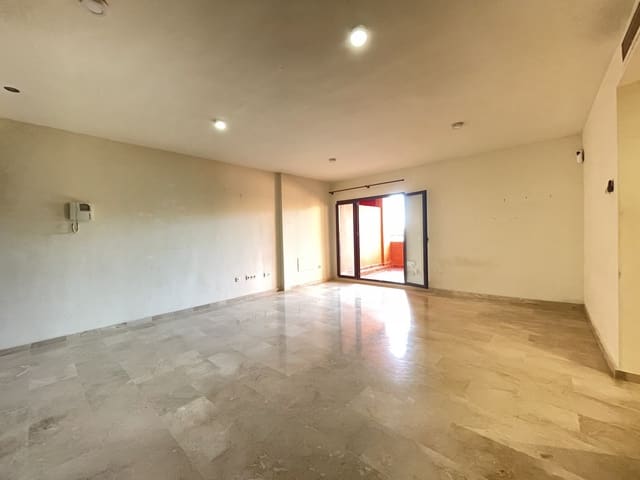 2 chambre Appartement à vendre à Estepona avec piscine garage - 335 000 € (Ref: 9400190)