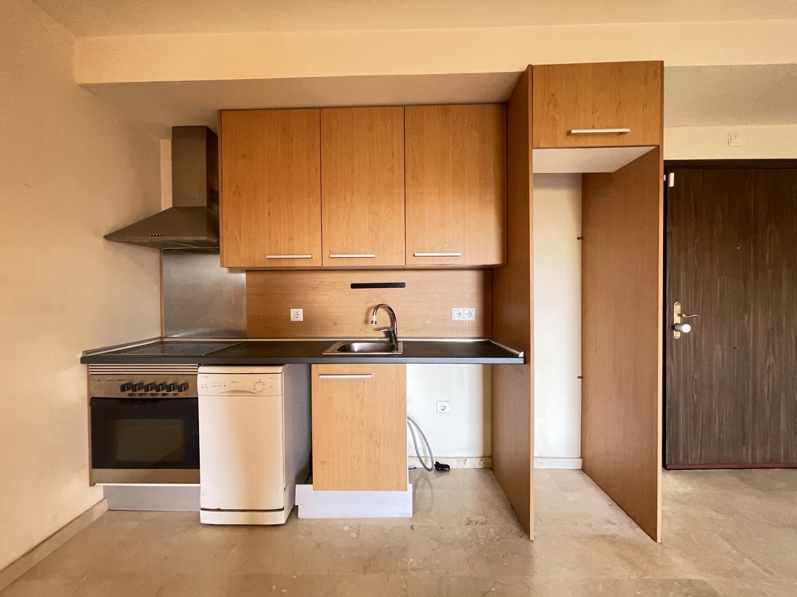 2 chambre Appartement à vendre à Estepona avec piscine garage - 335 000 € (Ref: 9400190)