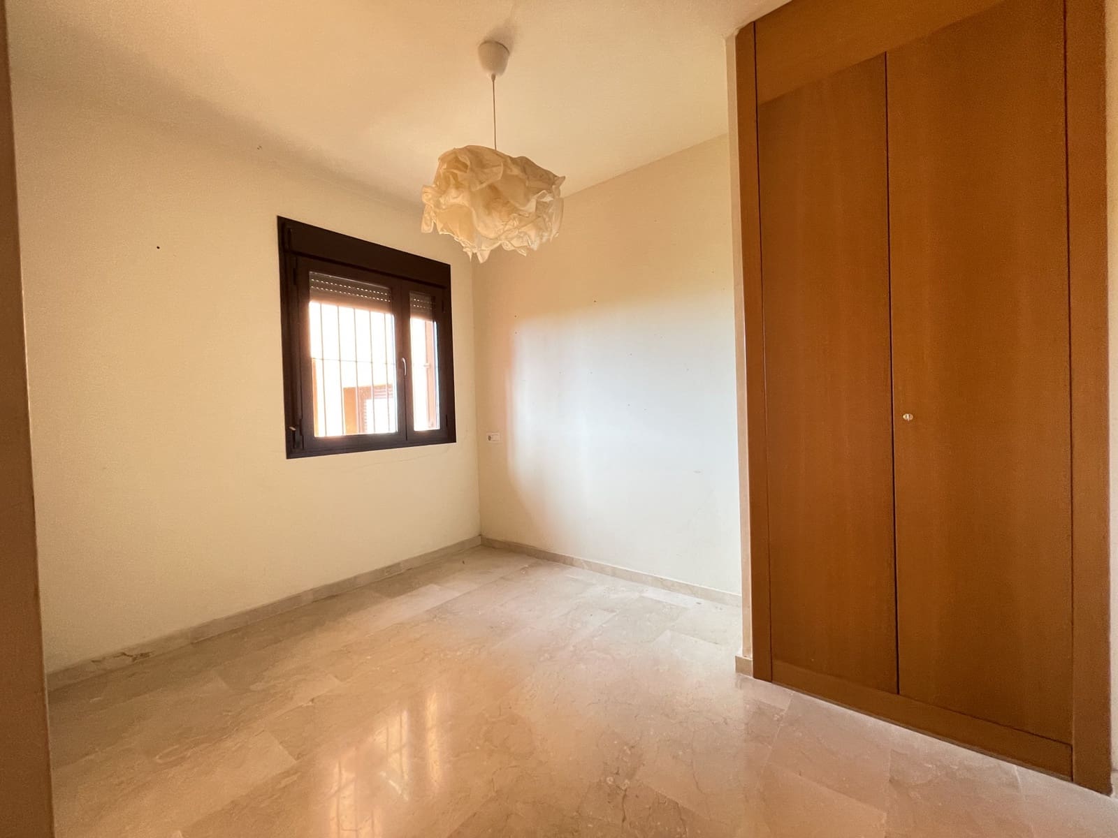 2 chambre Appartement à vendre à Estepona avec piscine garage - 335 000 € (Ref: 9400190)