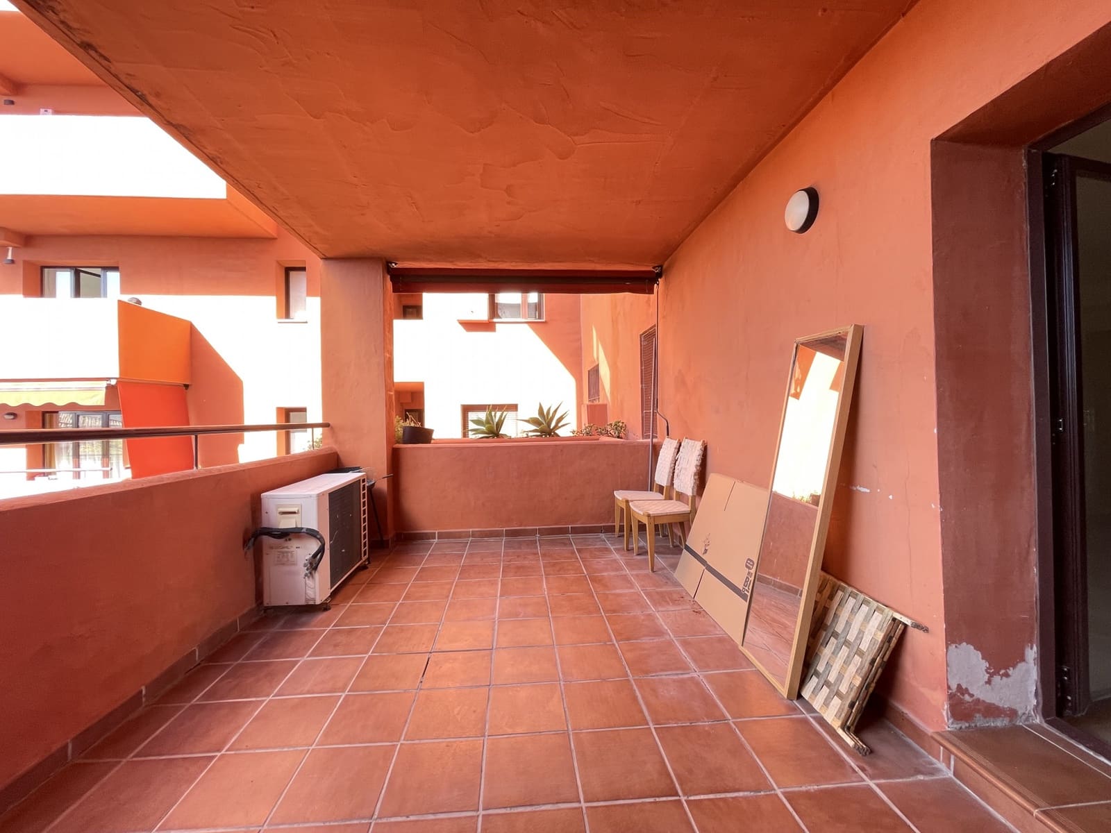 2 chambre Appartement à vendre à Estepona avec piscine garage - 335 000 € (Ref: 9400190)