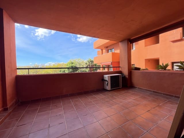 2 chambre Appartement à vendre à Estepona avec piscine garage - 335 000 € (Ref: 9400190)