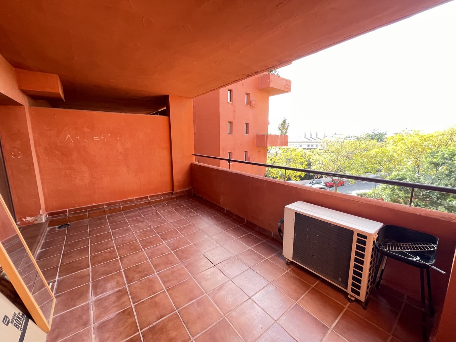 2 chambre Appartement à vendre à Estepona avec piscine garage - 335 000 € (Ref: 9400190)