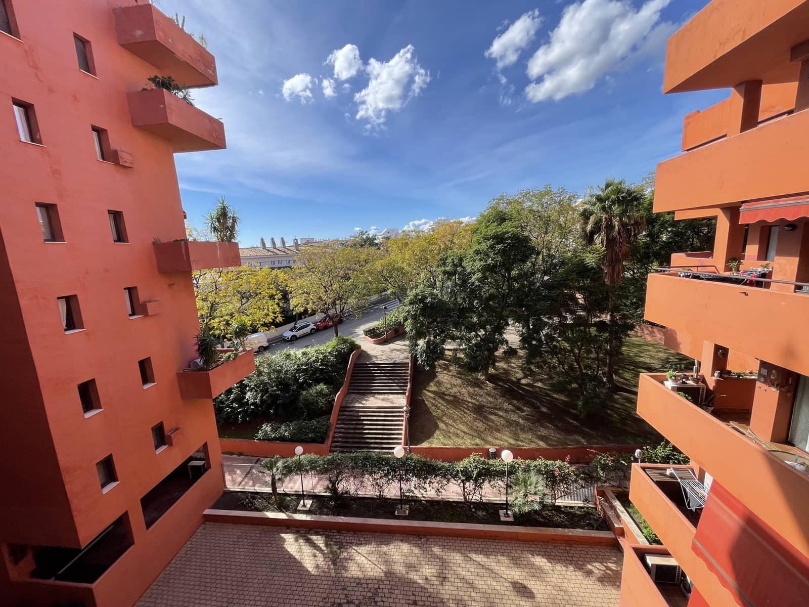 2 chambre Appartement à vendre à Estepona avec piscine garage - 335 000 € (Ref: 9400190)