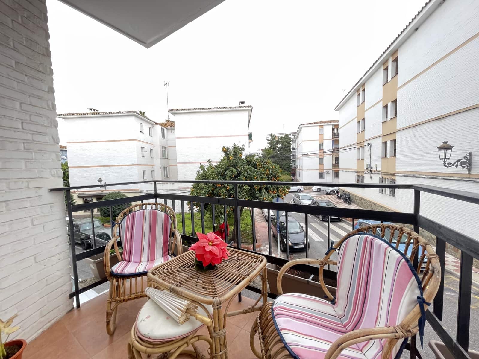 2 bedroom Apartment for sale in Estepona - € 225,000 (Ref: 9429419)