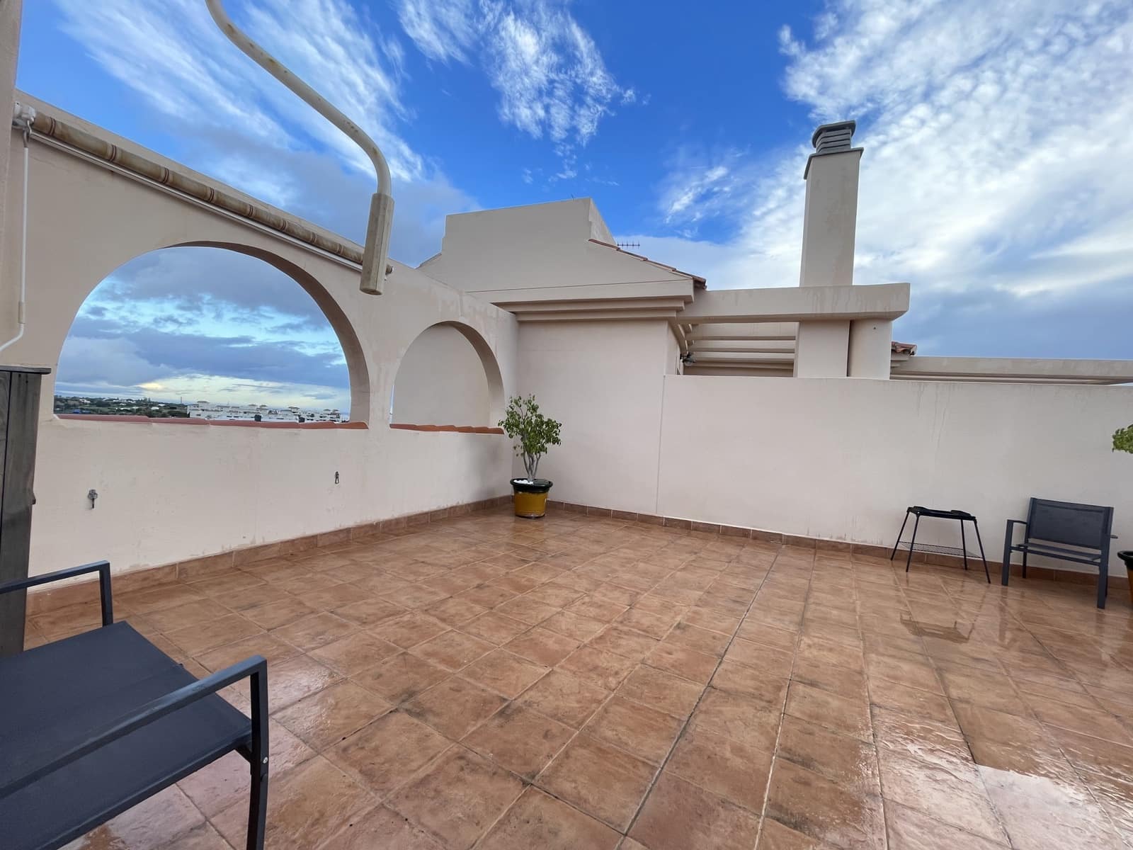2 Zimmer Penthouse zu verkaufen in Estepona mit Pool Garage - 447.000 € (Ref: 9439499)