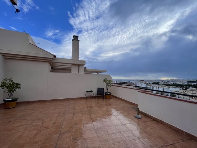 2 Zimmer Penthouse zu verkaufen in Estepona mit Pool Garage - 447.000 € (Ref: 9439499)