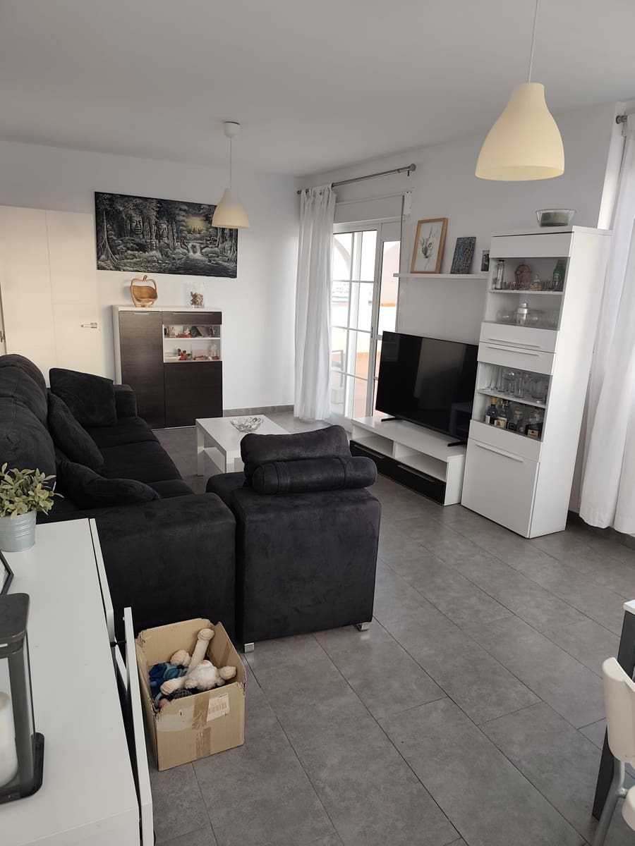2 soveværelse Penthouse til salg i Estepona med swimmingpool garage - € 425.000 (Ref: 9439499)