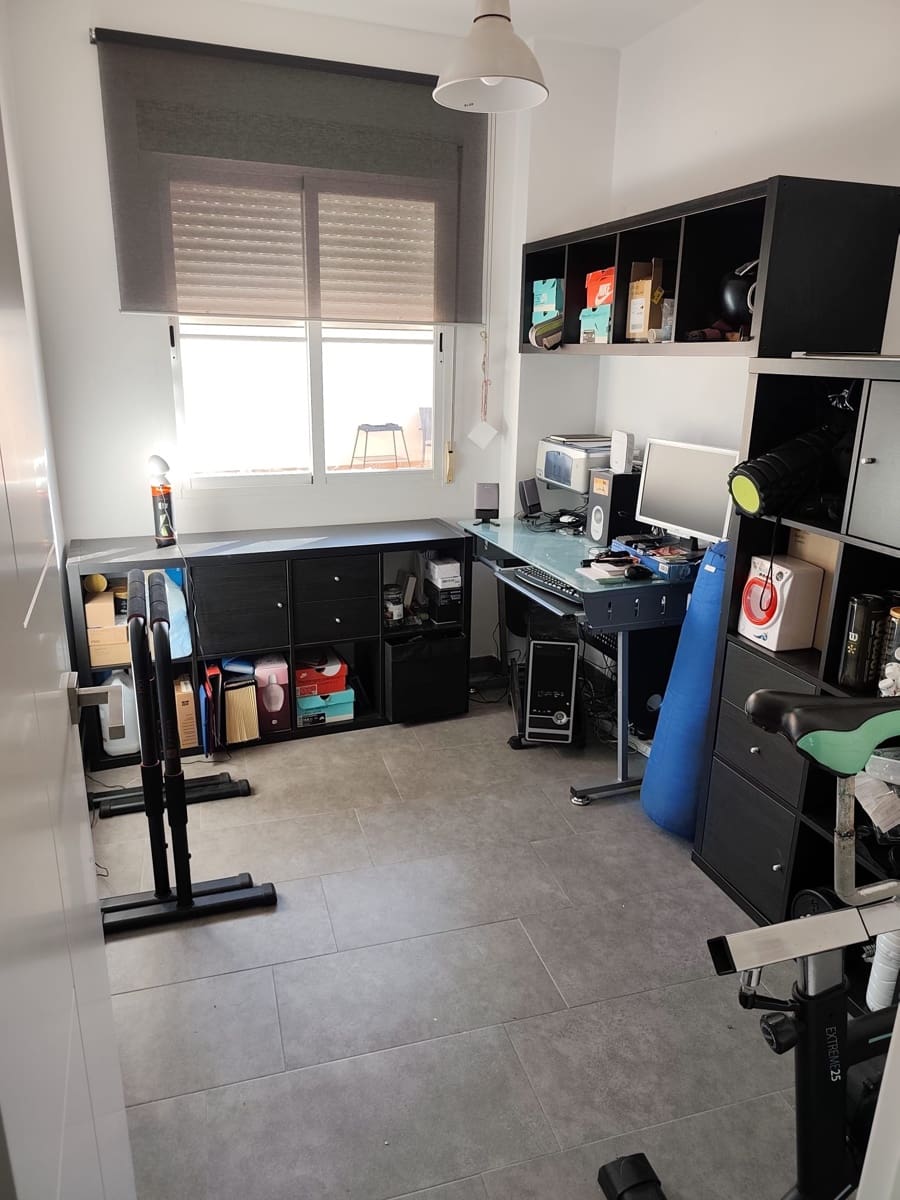 2 soveværelse Penthouse til salg i Estepona med swimmingpool garage - € 425.000 (Ref: 9439499)