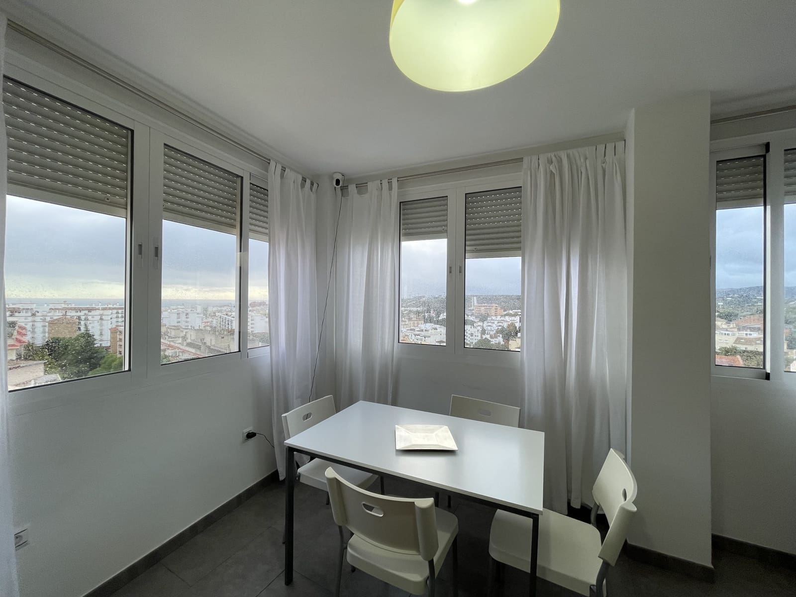 2 soveværelse Penthouse til salg i Estepona med swimmingpool garage - € 425.000 (Ref: 9439499)