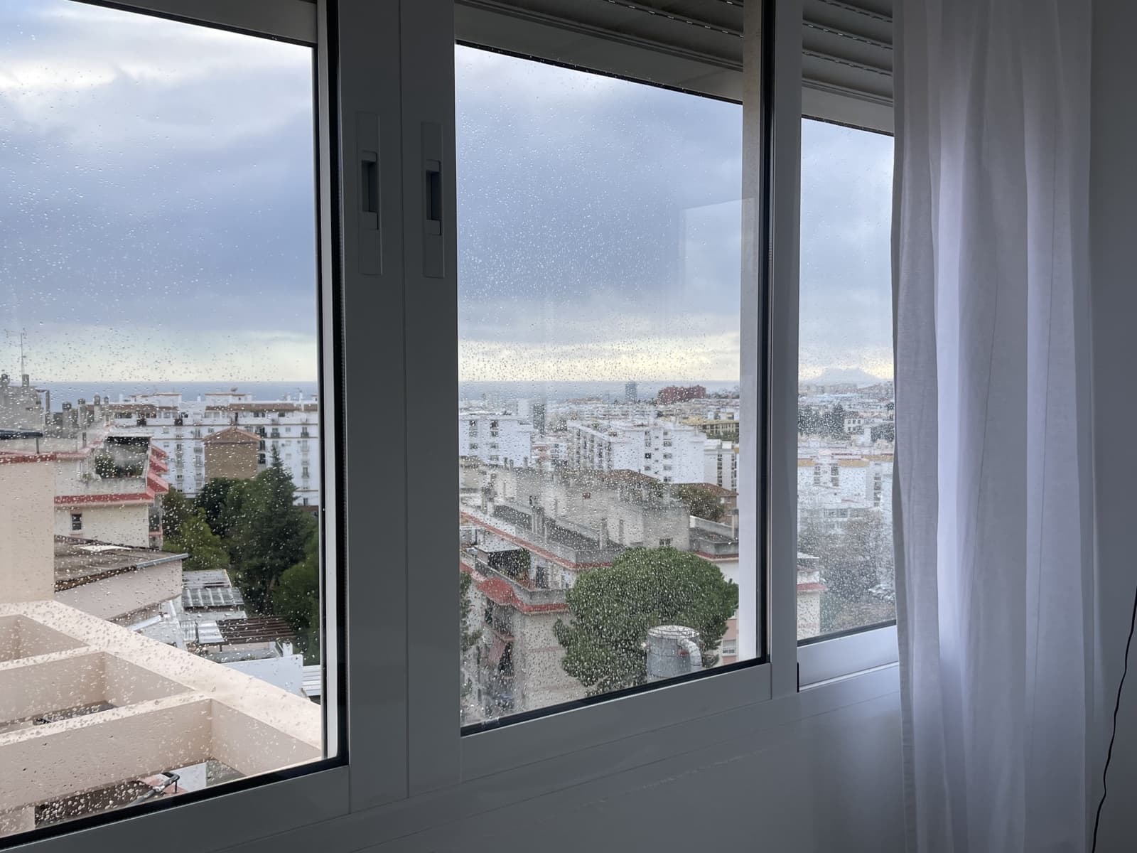 2 soveværelse Penthouse til salg i Estepona med swimmingpool garage - € 425.000 (Ref: 9439499)