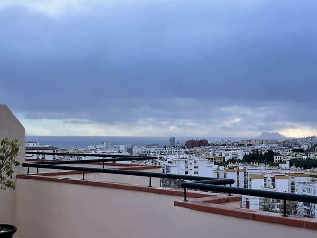 2 soveværelse Penthouse til salg i Estepona med swimmingpool garage - € 425.000 (Ref: 9439499)