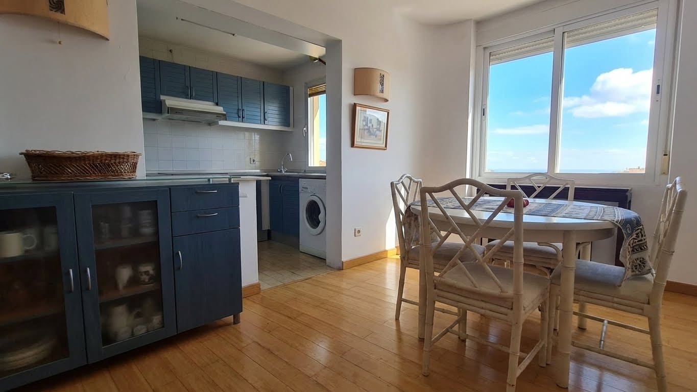 Apartamento de 2 habitaciones en Estepona en venta con piscina - 445.000 € (Ref: 9447048)