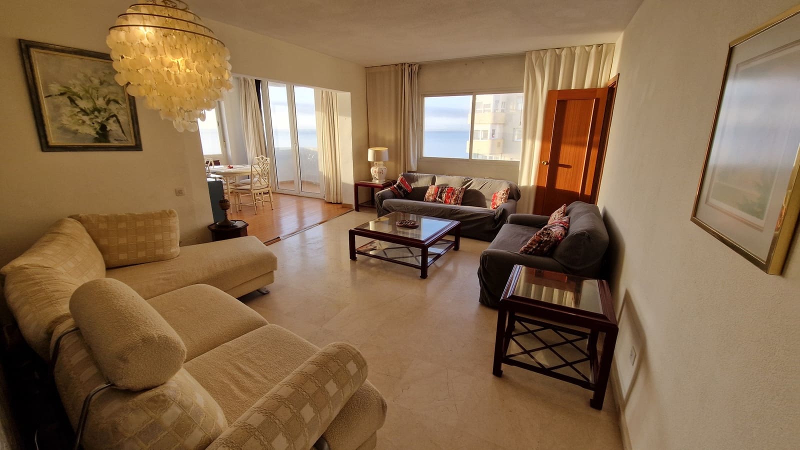 Apartamento de 2 habitaciones en Estepona en venta con piscina - 445.000 € (Ref: 9447048)