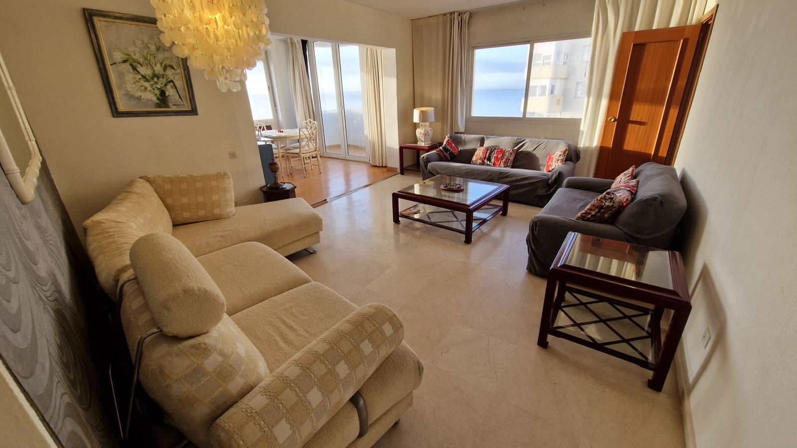Apartamento de 2 habitaciones en Estepona en venta con piscina - 445.000 € (Ref: 9447048)