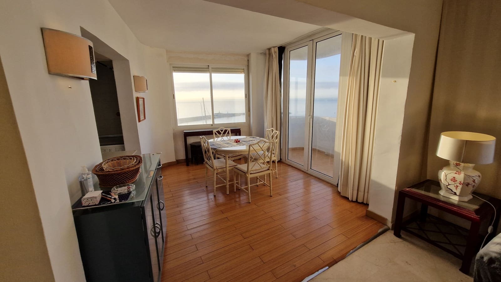 Apartamento de 2 habitaciones en Estepona en venta con piscina - 445.000 € (Ref: 9447048)
