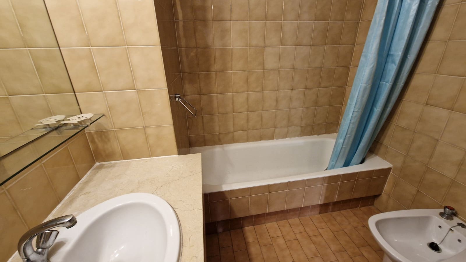 Apartamento de 2 habitaciones en Estepona en venta con piscina - 445.000 € (Ref: 9447048)