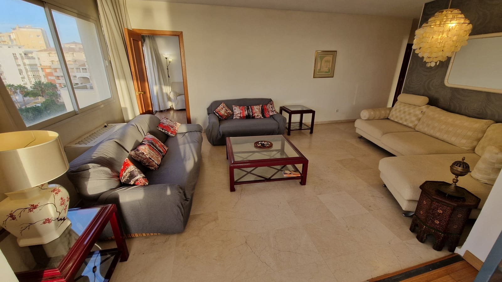 Apartamento de 2 habitaciones en Estepona en venta con piscina - 445.000 € (Ref: 9447048)