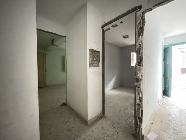 8 bedroom Townhouse for sale in Estepona - € 799,000 (Ref: 9460733)