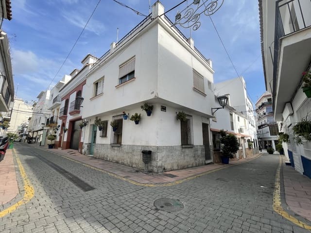 8 chambre Maison de Ville à vendre à Estepona - 799 000 € (Ref: 9460733)