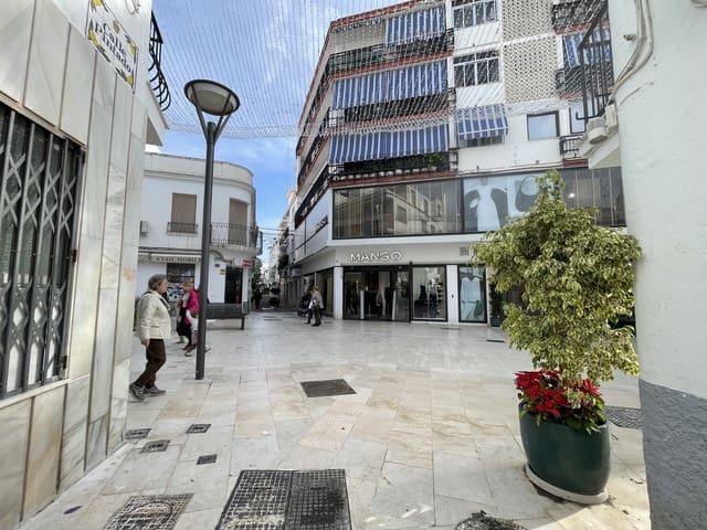 8 chambre Maison de Ville à vendre à Estepona - 799 000 € (Ref: 9460733)