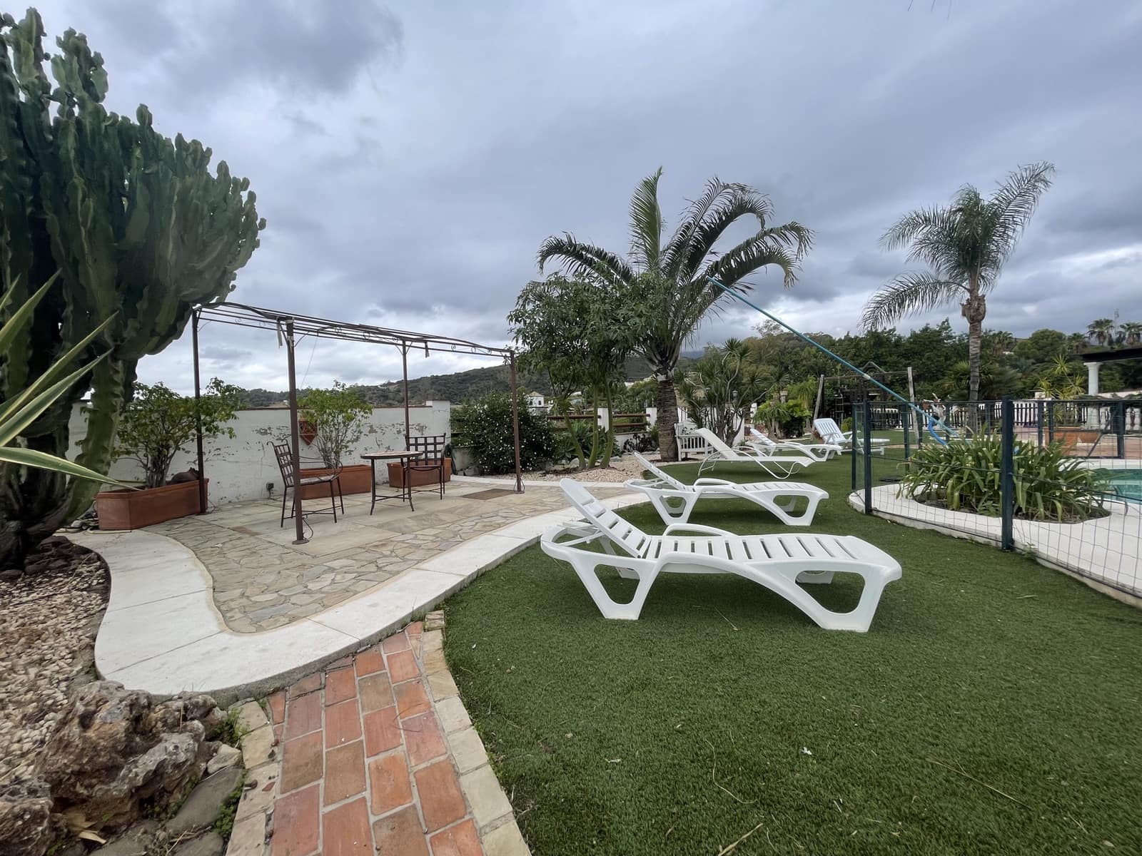 2 Zimmer Finca/Landgut zu verkaufen in Estepona mit Pool Garage - 1.600.000 € (Ref: 9474583)