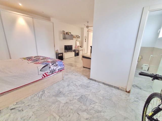 Studio til salgs i Bahía Dorada, Estepona med svømmebasseng garasje - € 190 500 (Ref: 9553174)