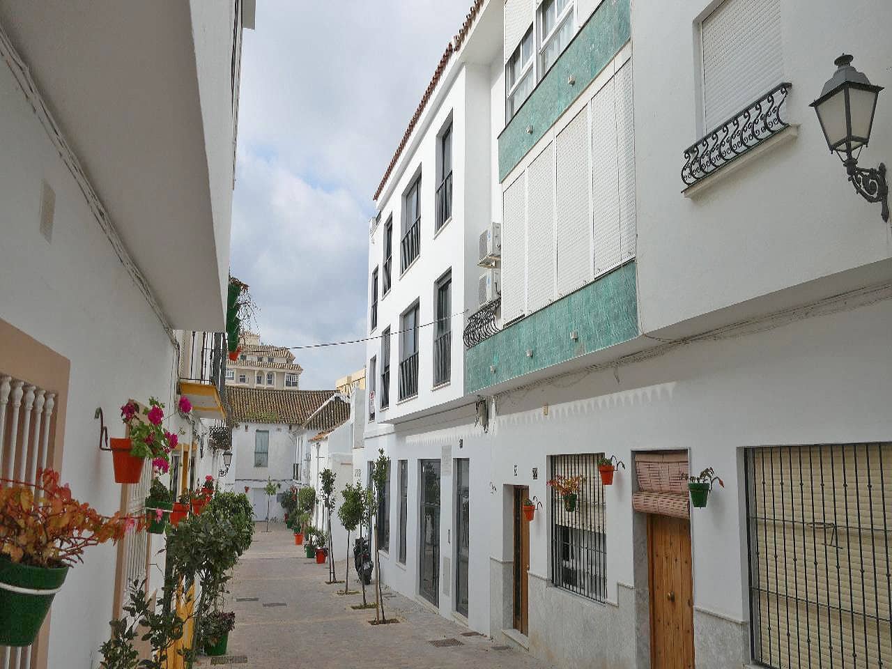 3 bedroom Flat for sale in Estepona - € 421,000 (Ref: 9553175)