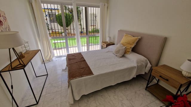 1 bedroom Beach Apartment for sale in Estepona - € 189,000 (Ref: 9635153)