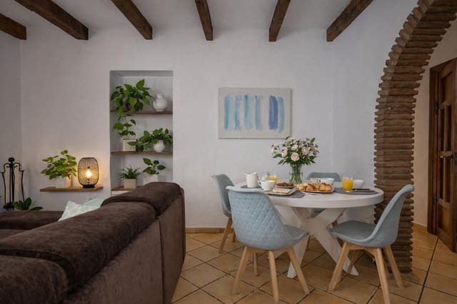 2 slaapkamer Huis te koop in Estepona - € 587.000 (Ref: 9665423)