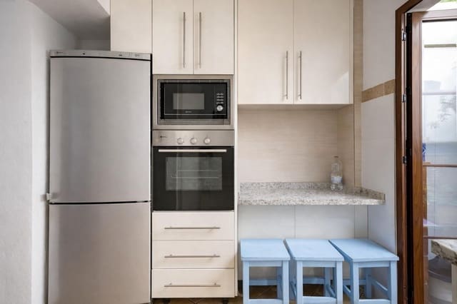 2 slaapkamer Huis te koop in Estepona - € 587.000 (Ref: 9665423)