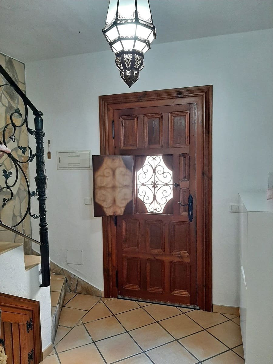2 slaapkamer Huis te koop in Estepona - € 587.000 (Ref: 9665423)