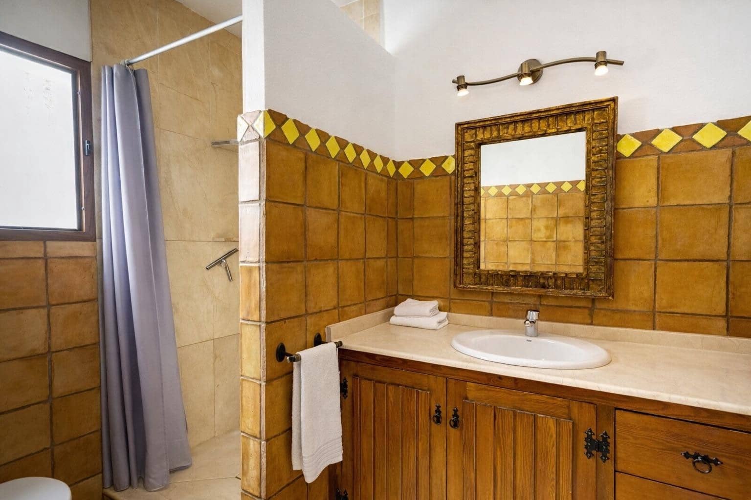 2 slaapkamer Huis te koop in Estepona - € 587.000 (Ref: 9665423)