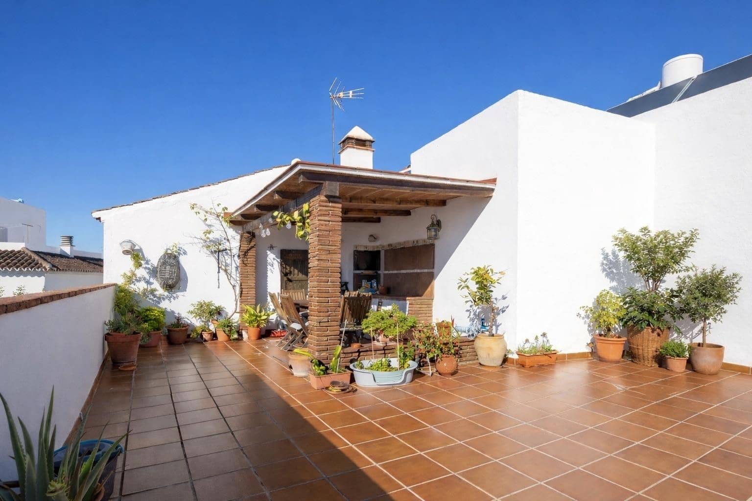 2 slaapkamer Huis te koop in Estepona - € 587.000 (Ref: 9665423)