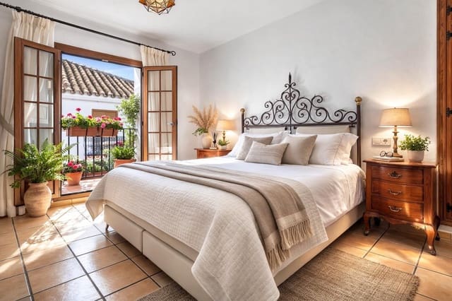 2 slaapkamer Huis te koop in Estepona - € 587.000 (Ref: 9665423)