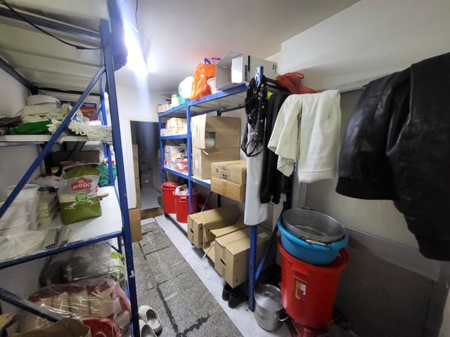 Erhverv til salg i Centro, Estepona - € 260.000 (Ref: 9697871)