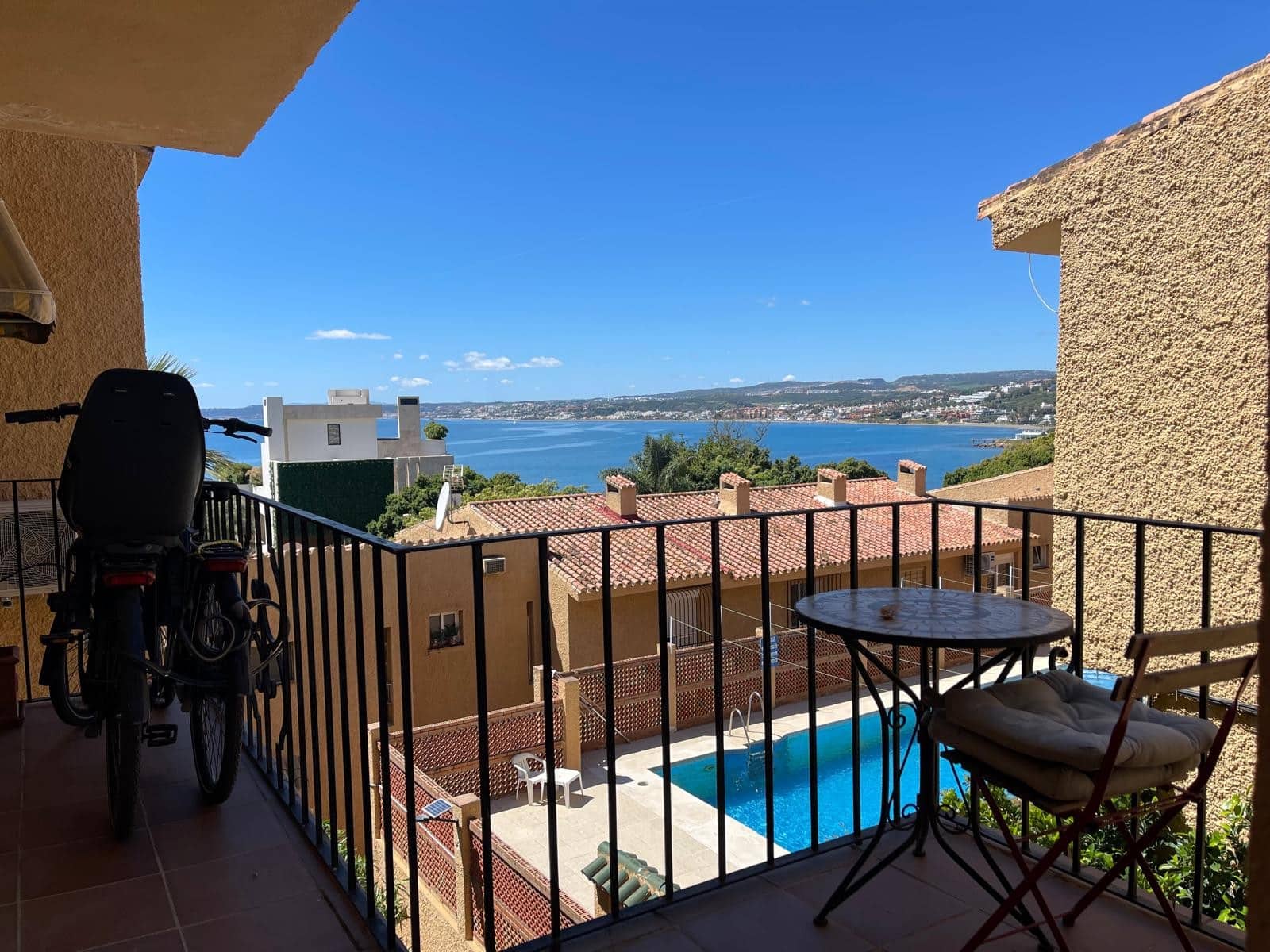 1 bedroom Apartment for sale in Estepona with pool garage - € 256,000 (Ref: 9740594)