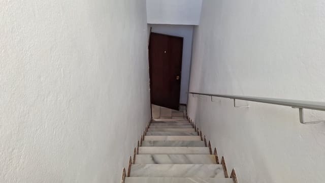 3 makuuhuone Omakotitalo myytävänä paikassa Estepona - 370 000 € (Ref: 9743145)