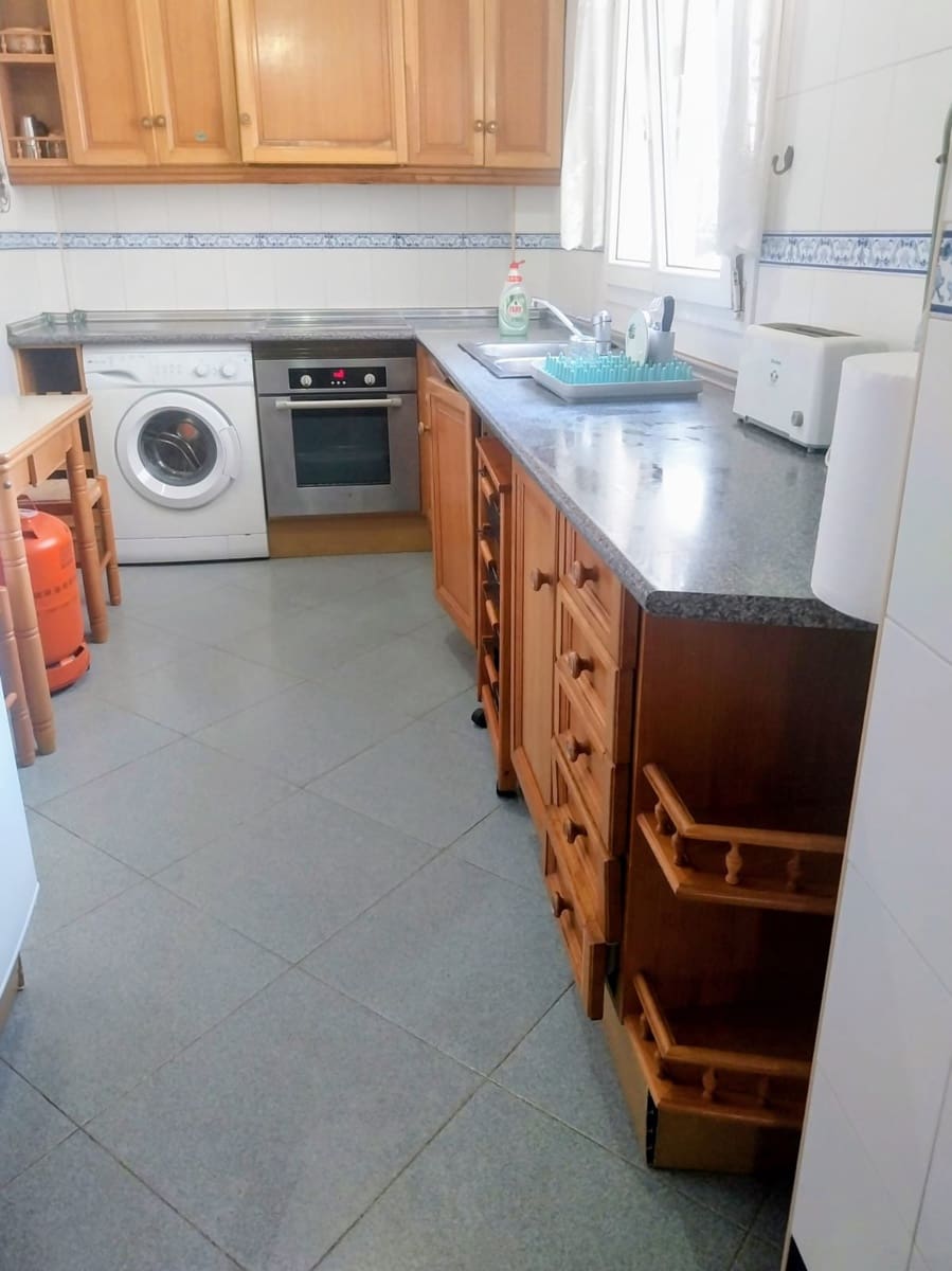 1 makuuhuone Huoneisto myytävänä paikassa Estepona - 293 000 € (Ref: 9761514)