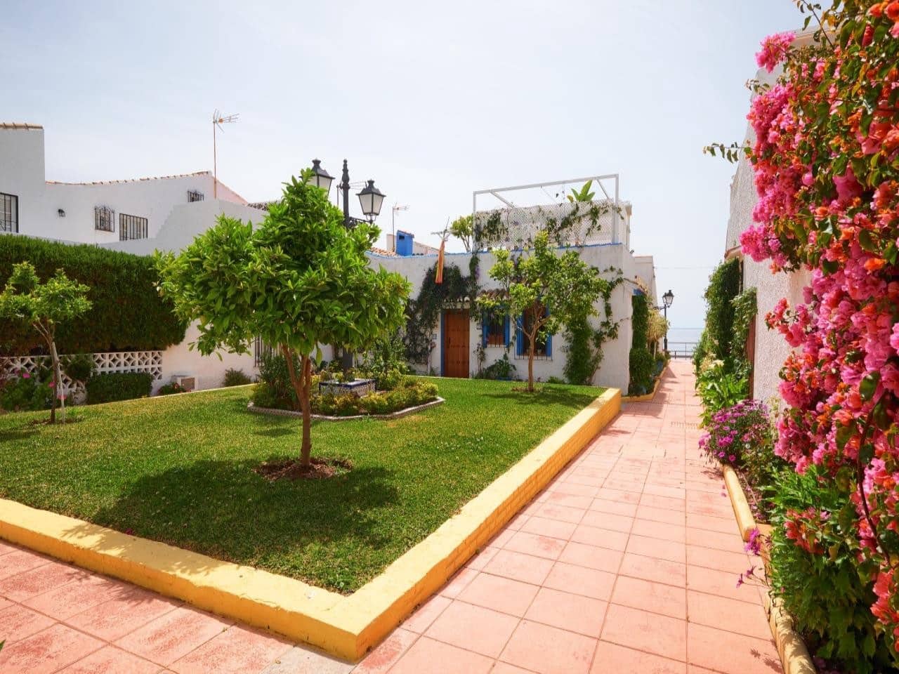 1 makuuhuone Omakotitalo myytävänä paikassa Estepona - 234 000 € (Ref: 9789441)